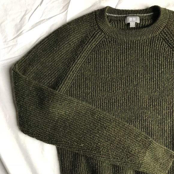 Uniqlo Tops - Uniqlo Sweater